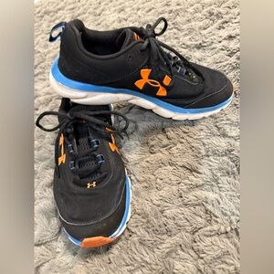 Under Armour Charged Assert Men’s Black Shoes. Size 9.
